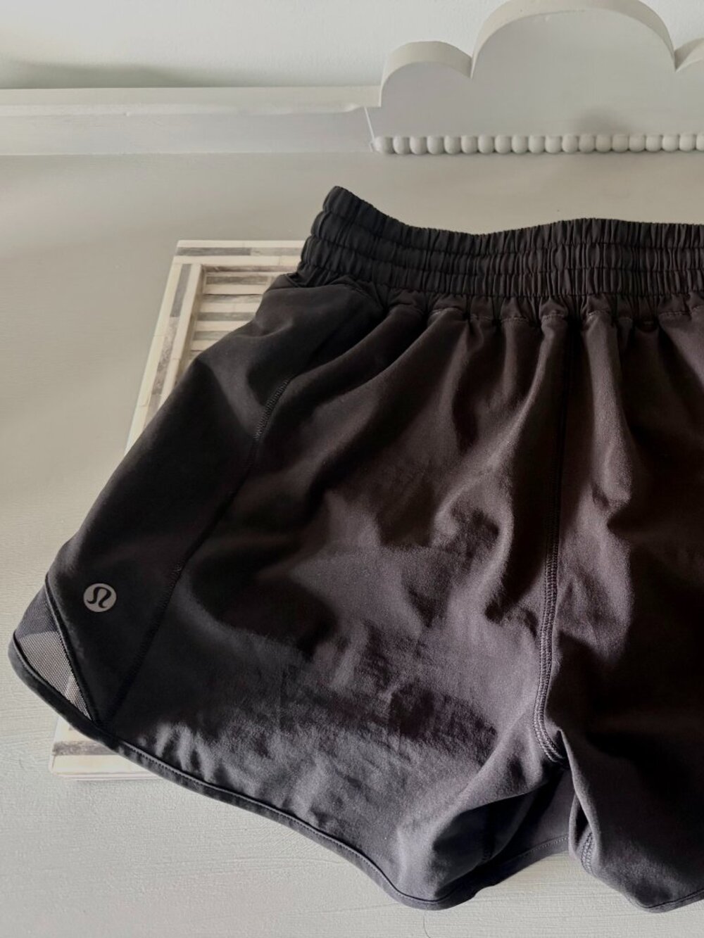 Set of 2 Lululemon 2.5 Inch High Rise Hotty Hot Shorts (size 6) - Picture 5 of 7